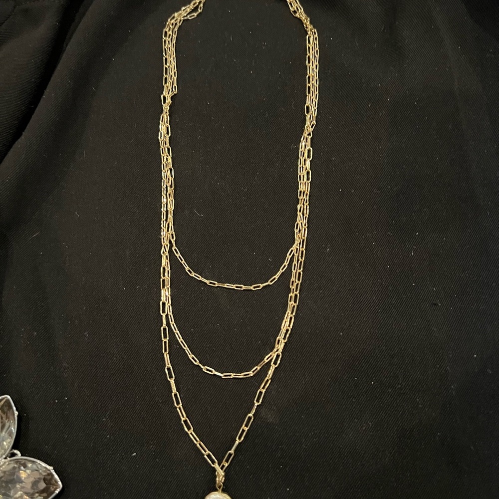 Elegant Gold Layered Necklace
